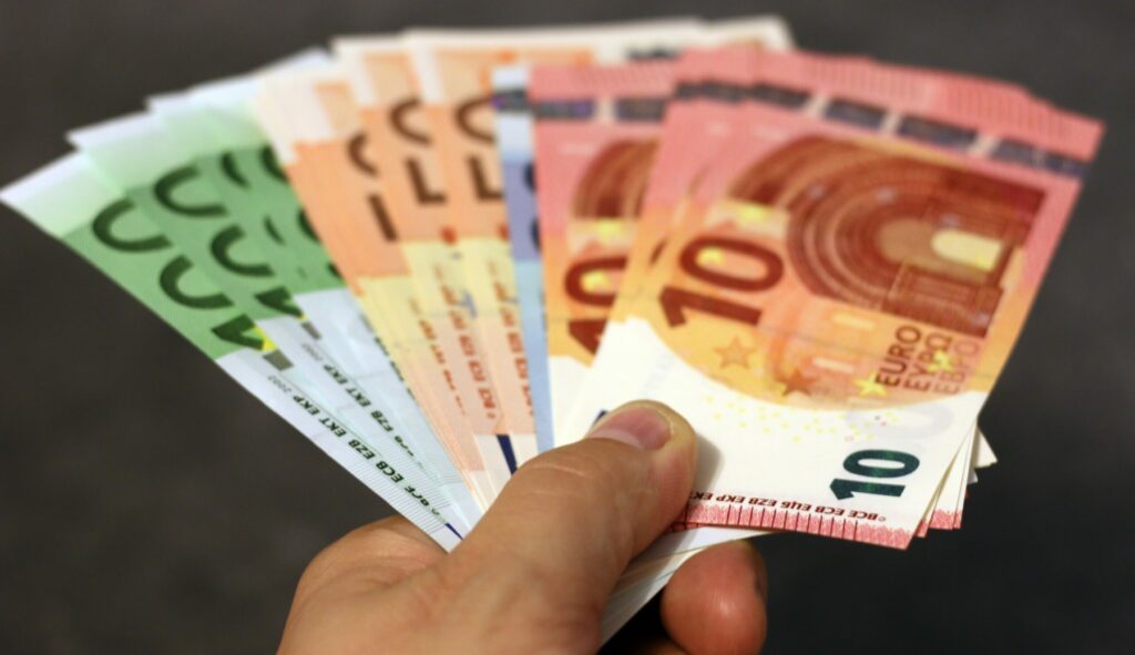 summer-bonus-payments Registro salarial Salary record